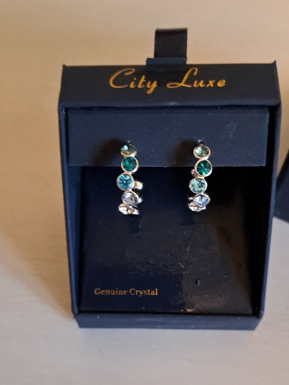 NWT Kohl's Emerald Gradient Crystal Drop Earrings